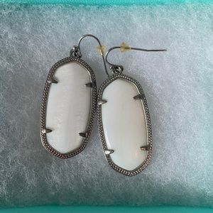 Kendra Scott Elle Drop Earrings - Medium white